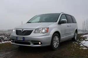 Lancia Voyager prova su strada