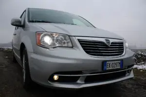 Lancia Voyager prova su strada