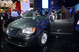 Lancia Voyager - Salone di Francoforte 2011 - 1