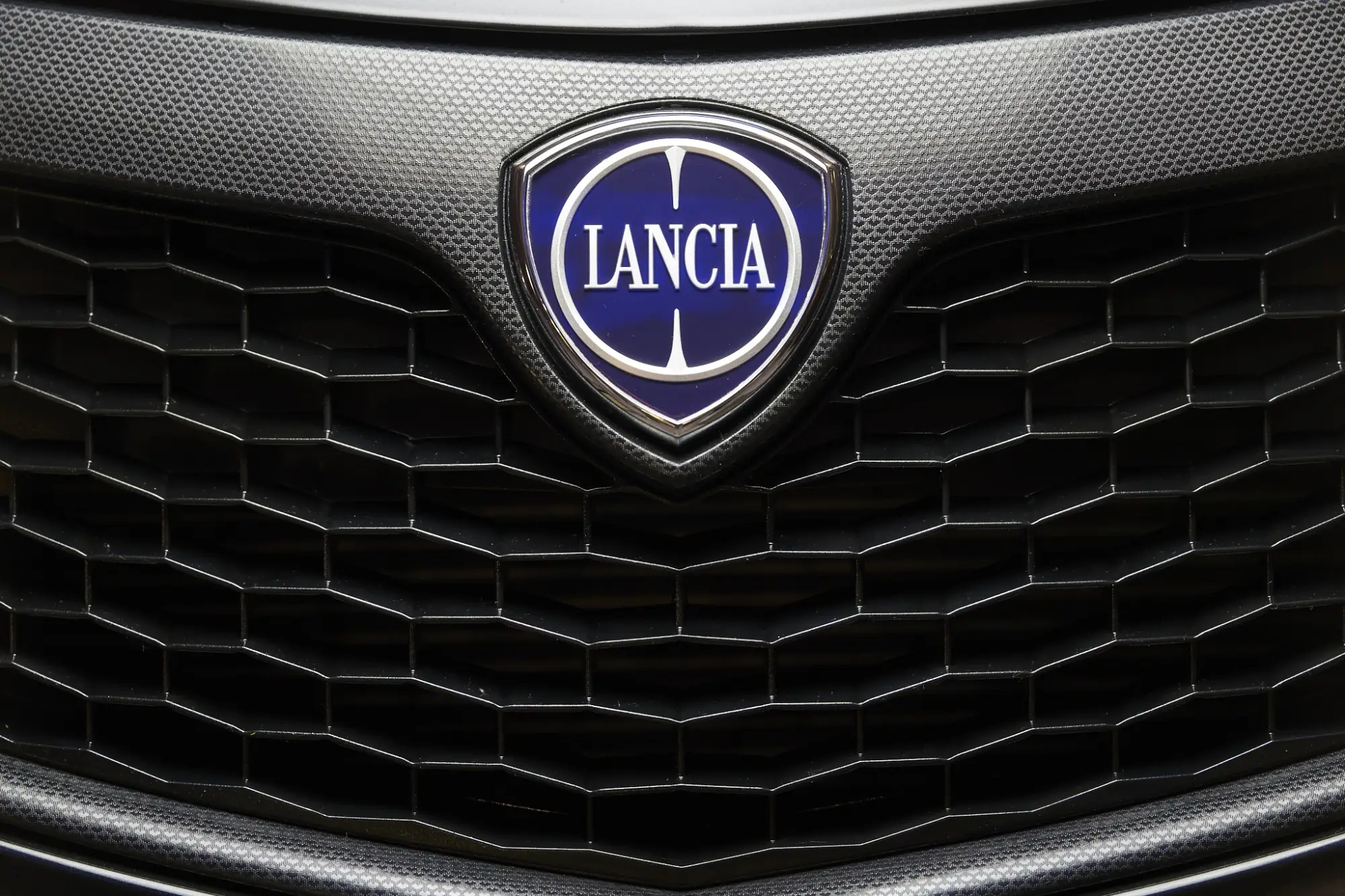 Lancia Ypsilon Black and Noir - 19