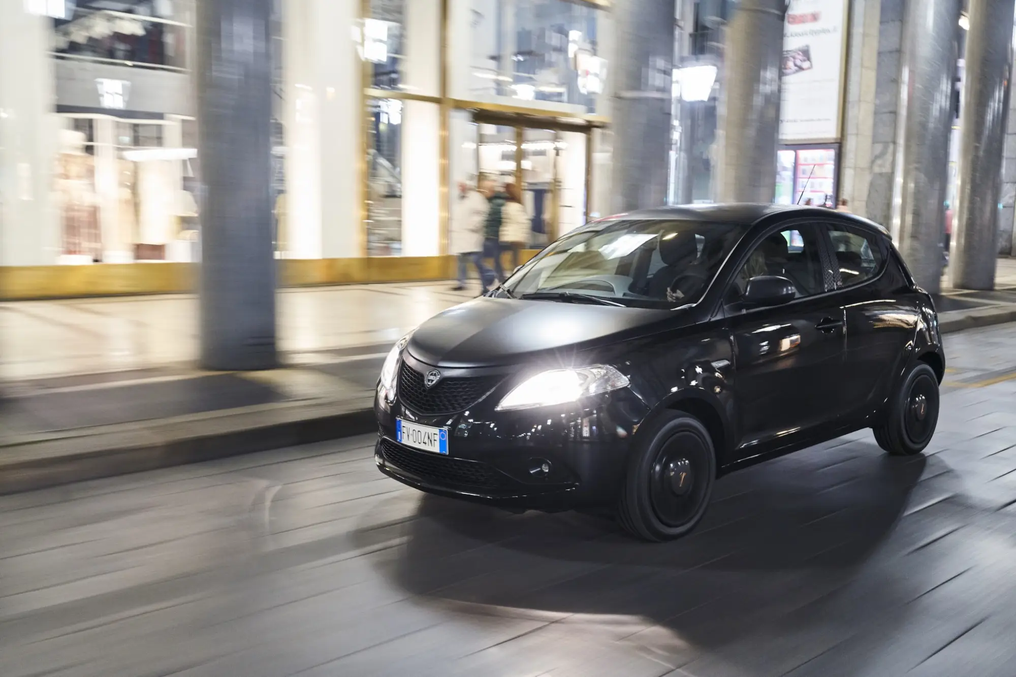 Lancia Ypsilon Black and Noir - 28