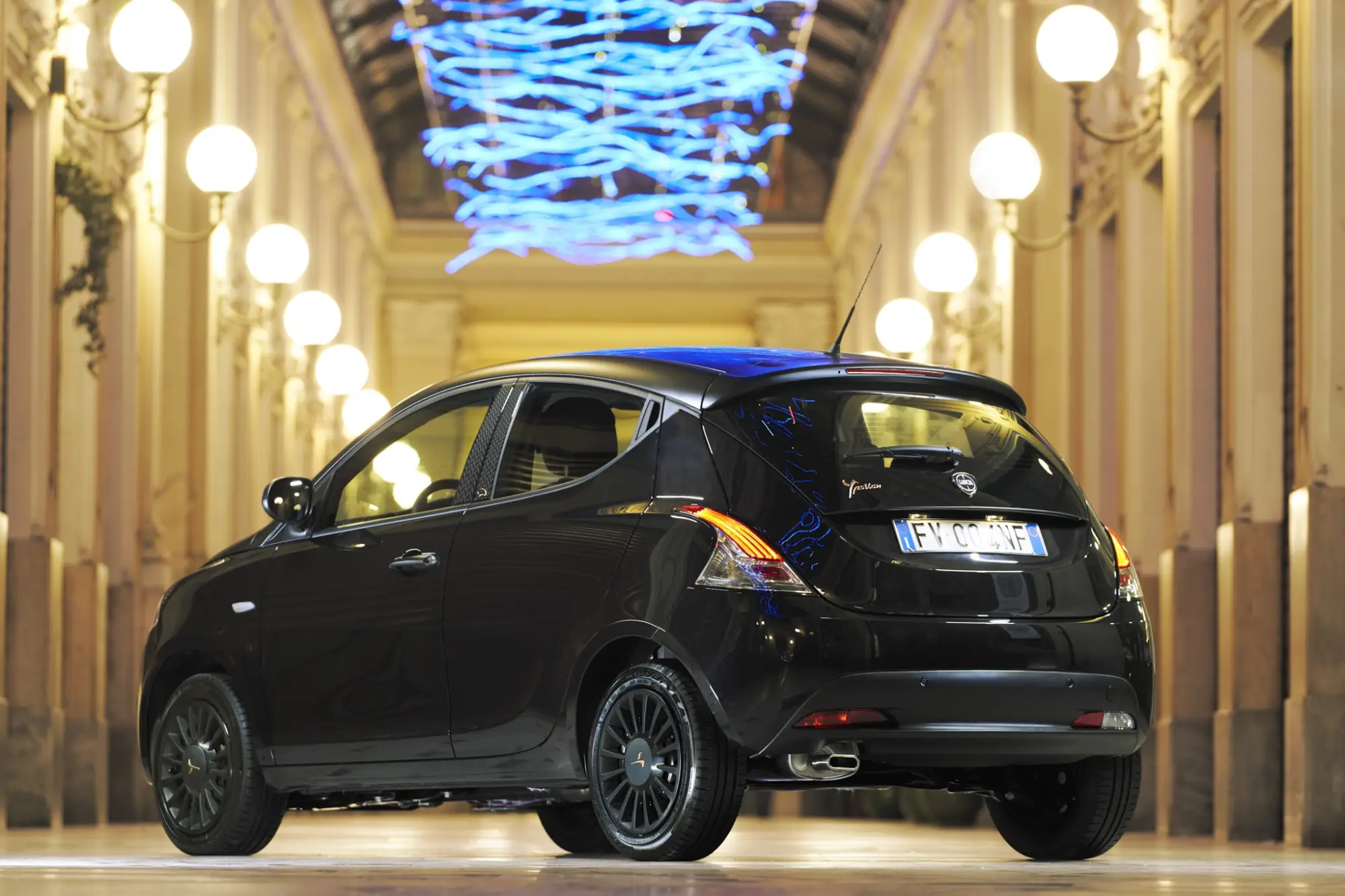 Lancia Ypsilon Black and Noir - 4