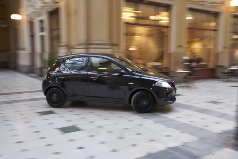 Lancia Ypsilon Black and Noir - 7