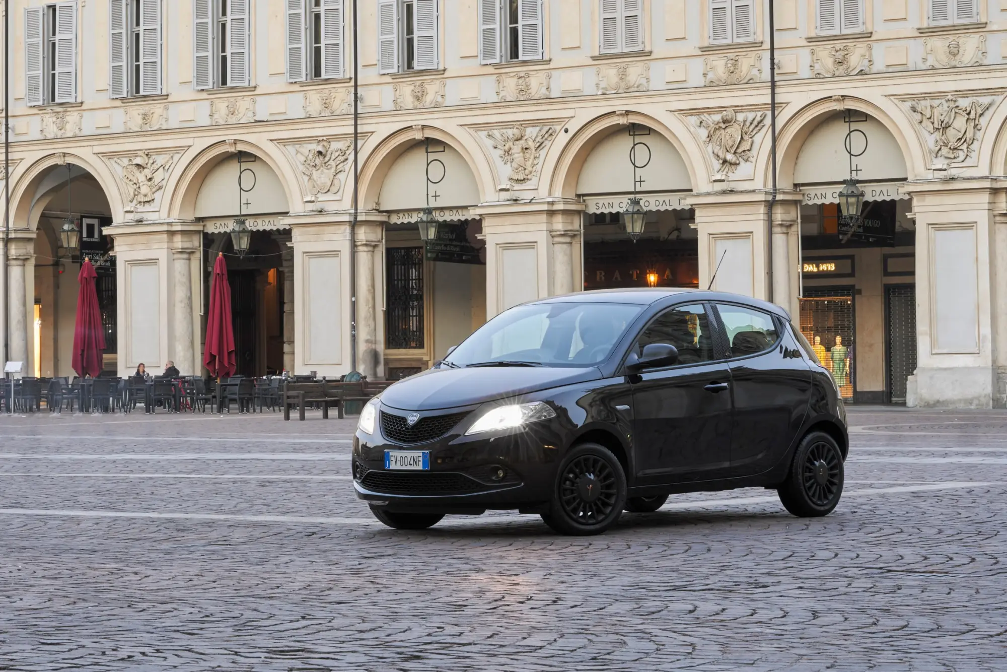 Lancia Ypsilon Black and Noir - 8