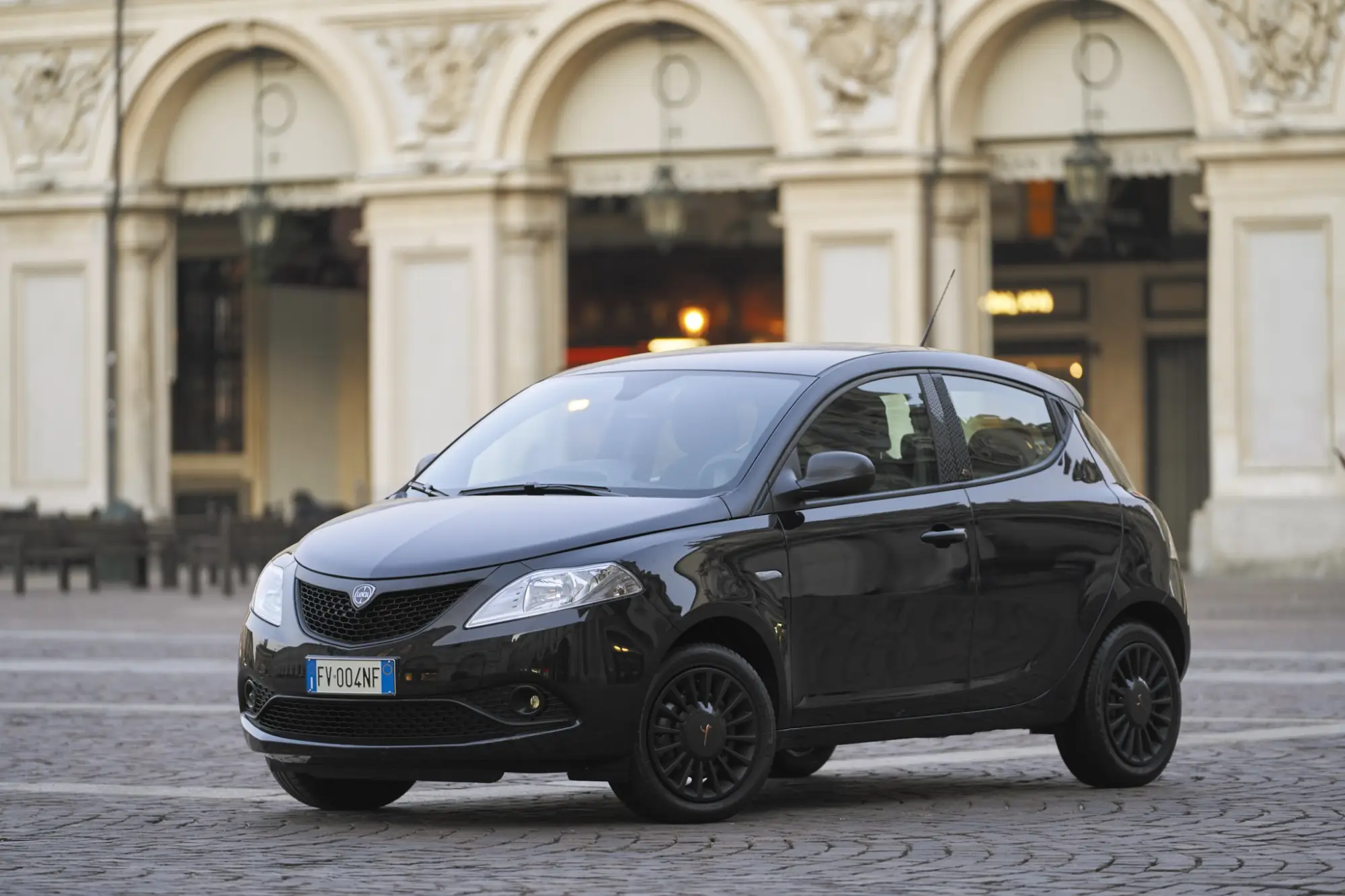 Lancia Ypsilon Black and Noir - 9