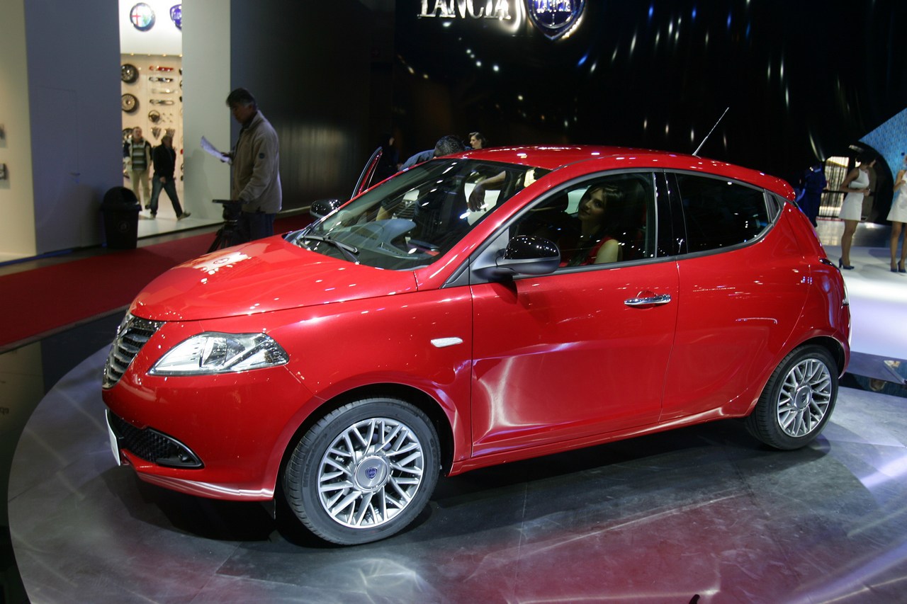 Lancia Ypsilon Black Red