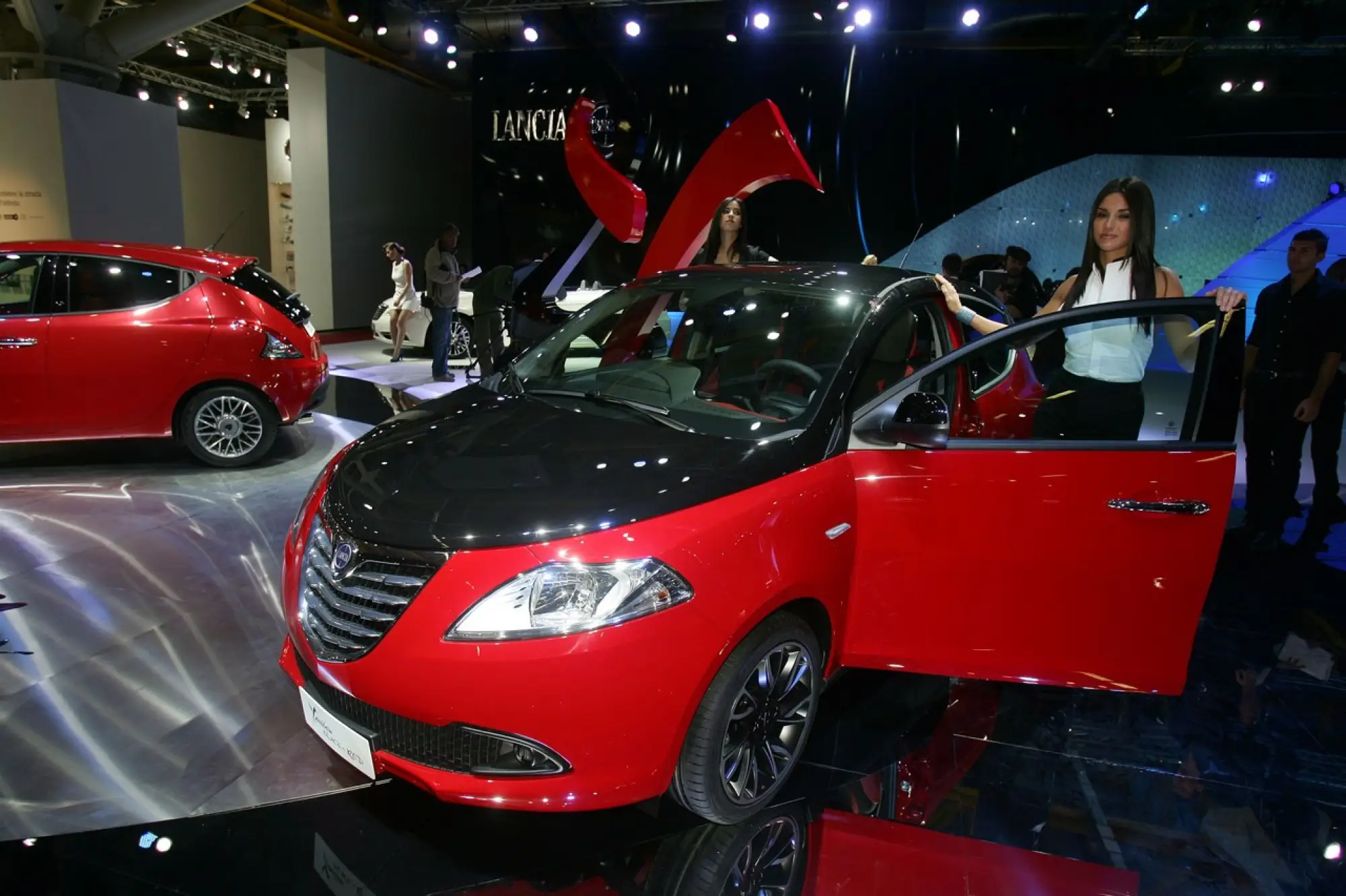 Lancia Ypsilon Black Red - 3