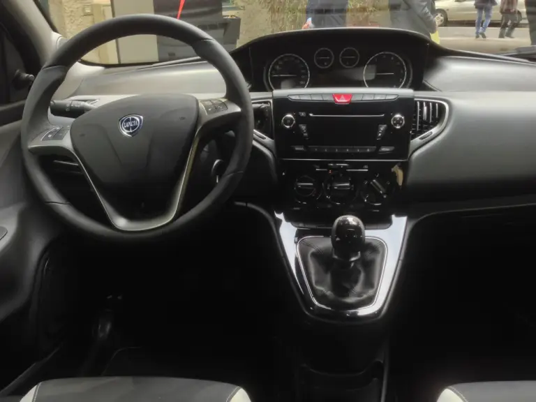 Lancia Ypsilon Elefantino MY 2014 - 8
