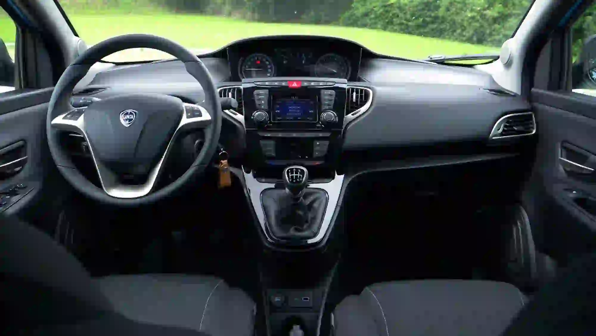 Lancia Ypsilon Hybrid 2020 - 5