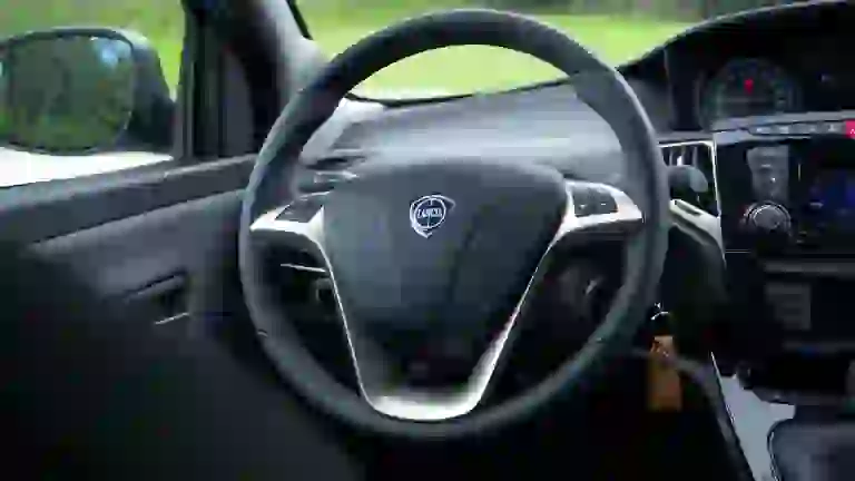 Lancia Ypsilon Hybrid 2020 - 6