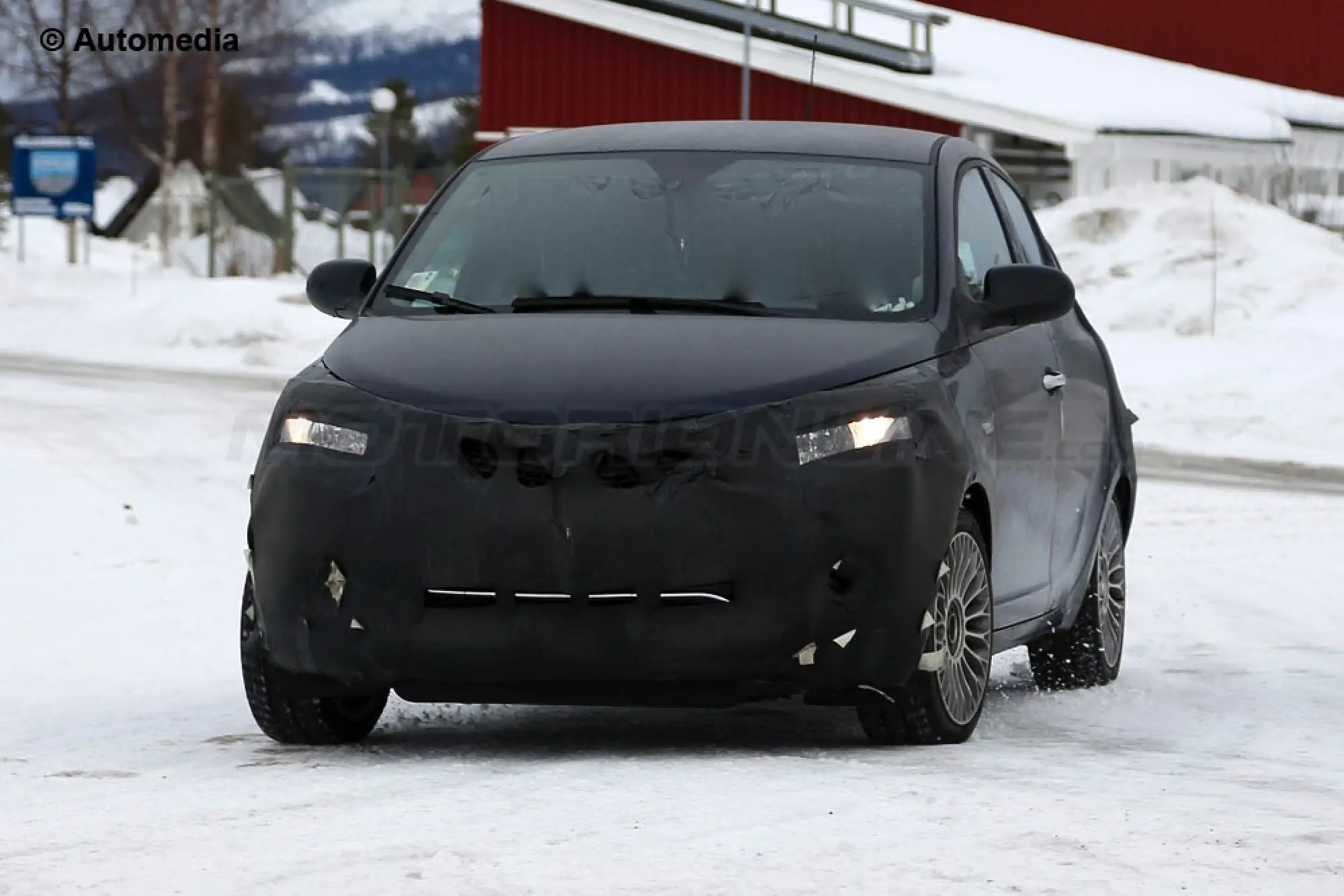 Lancia Ypsilon MY 2015 - Foto spia 23-02-2015 - 1
