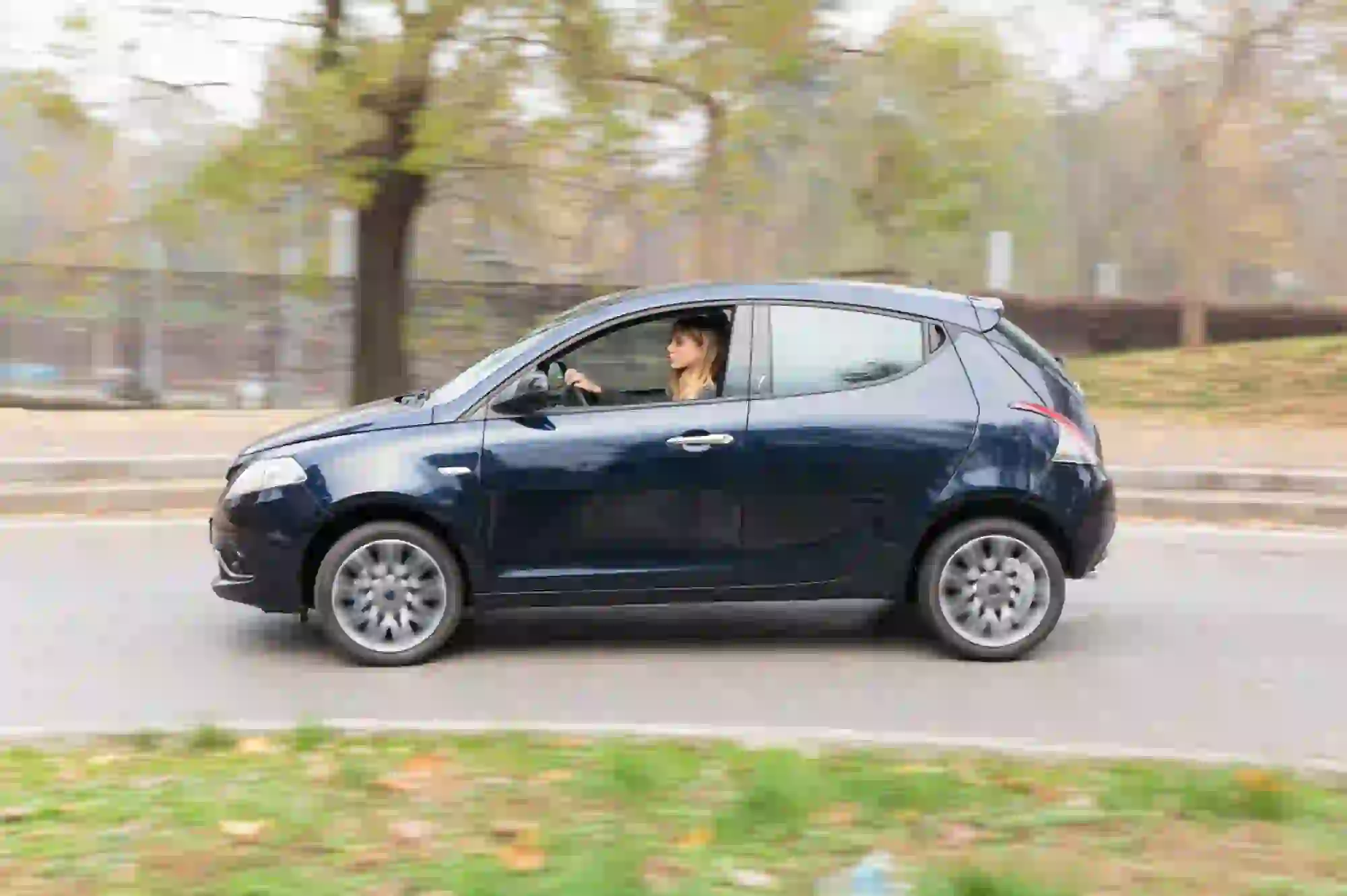Lancia Ypsilon Vs Opel Karl - 11
