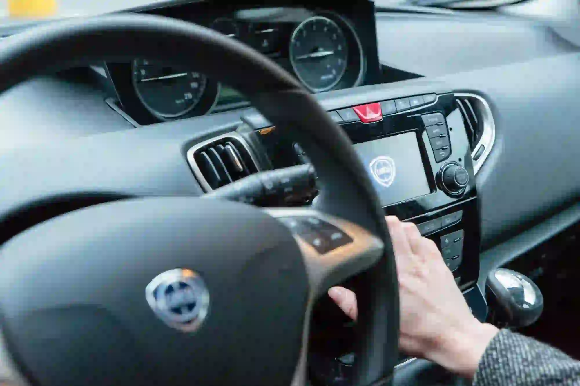 Lancia Ypsilon Vs Opel Karl - 51