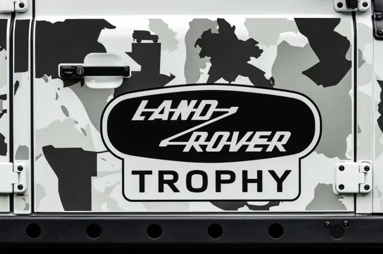 Land Rover Classic Defender Works V8 Trophy II - Foto - 3