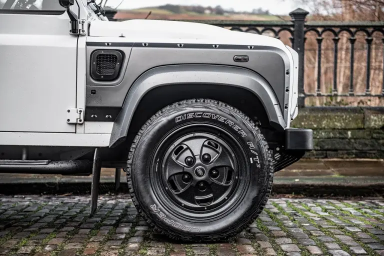 Land Rover Defender 110 Wide-Track by Chelsea Truck Company - Foto - 7