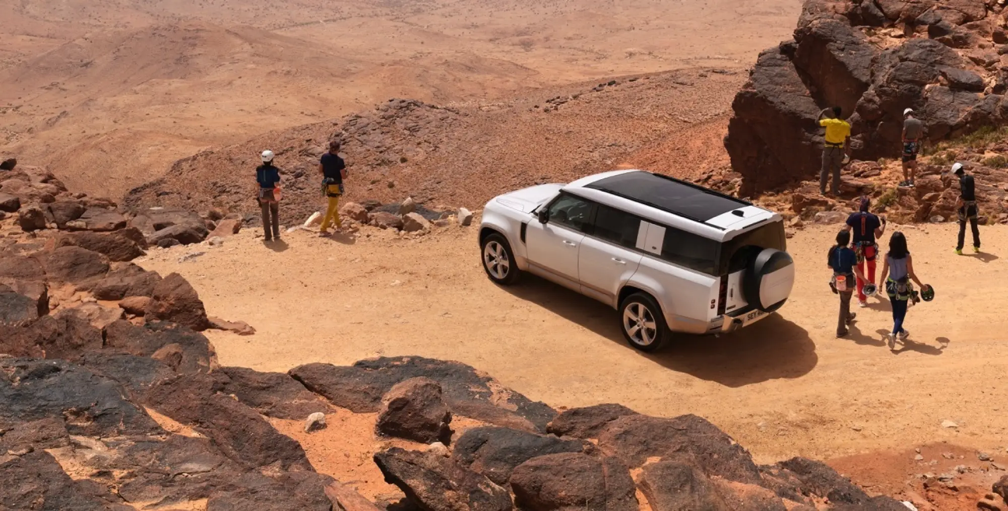 Land Rover Defender 130 - Foto ufficiali - 3