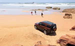 Land Rover Defender 130 - Foto ufficiali - 17