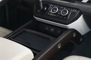 Land Rover Defender 130 - Foto ufficiali - 10