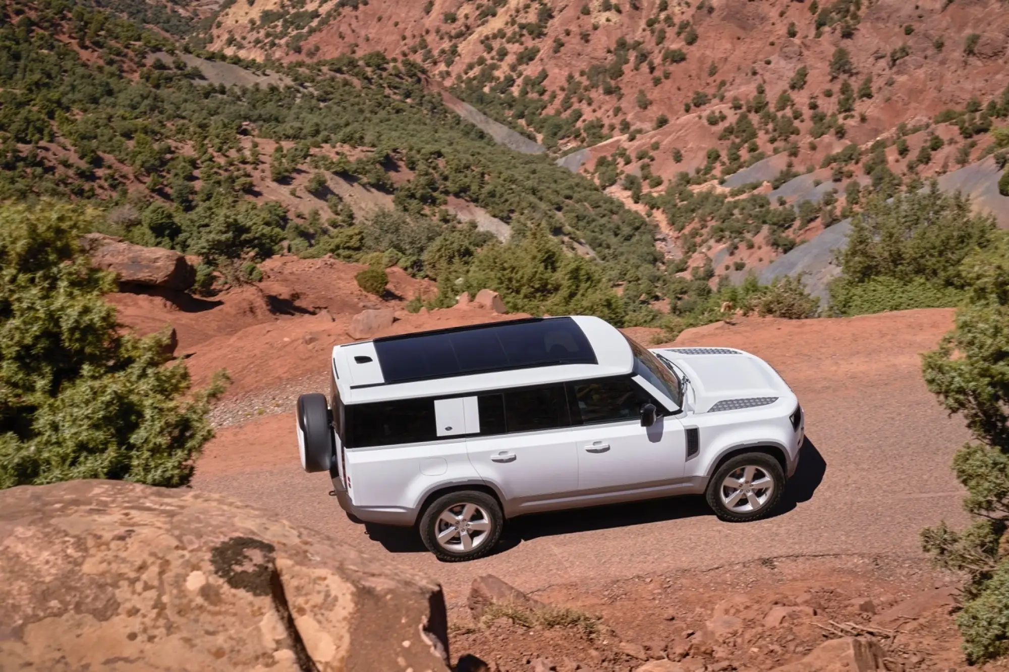 Land Rover Defender 130 - Foto ufficiali - 11