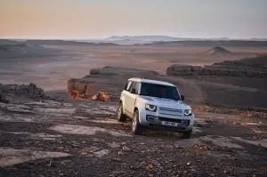 Land Rover Defender 130 - Foto ufficiali - 18