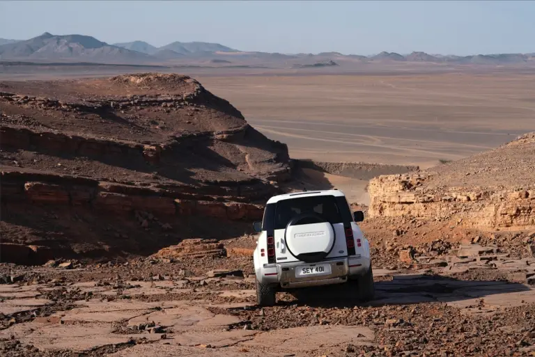 Land Rover Defender 130 - Foto ufficiali - 19