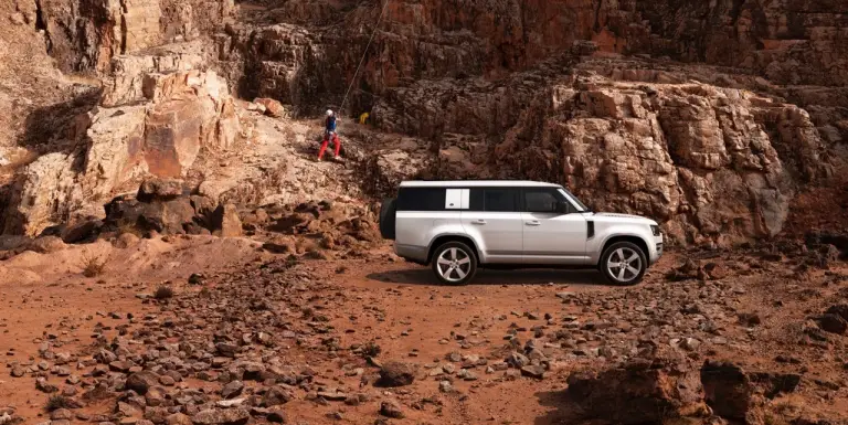 Land Rover Defender 130 - Foto ufficiali - 22