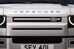 Land Rover Defender 130 - Foto ufficiali - 24