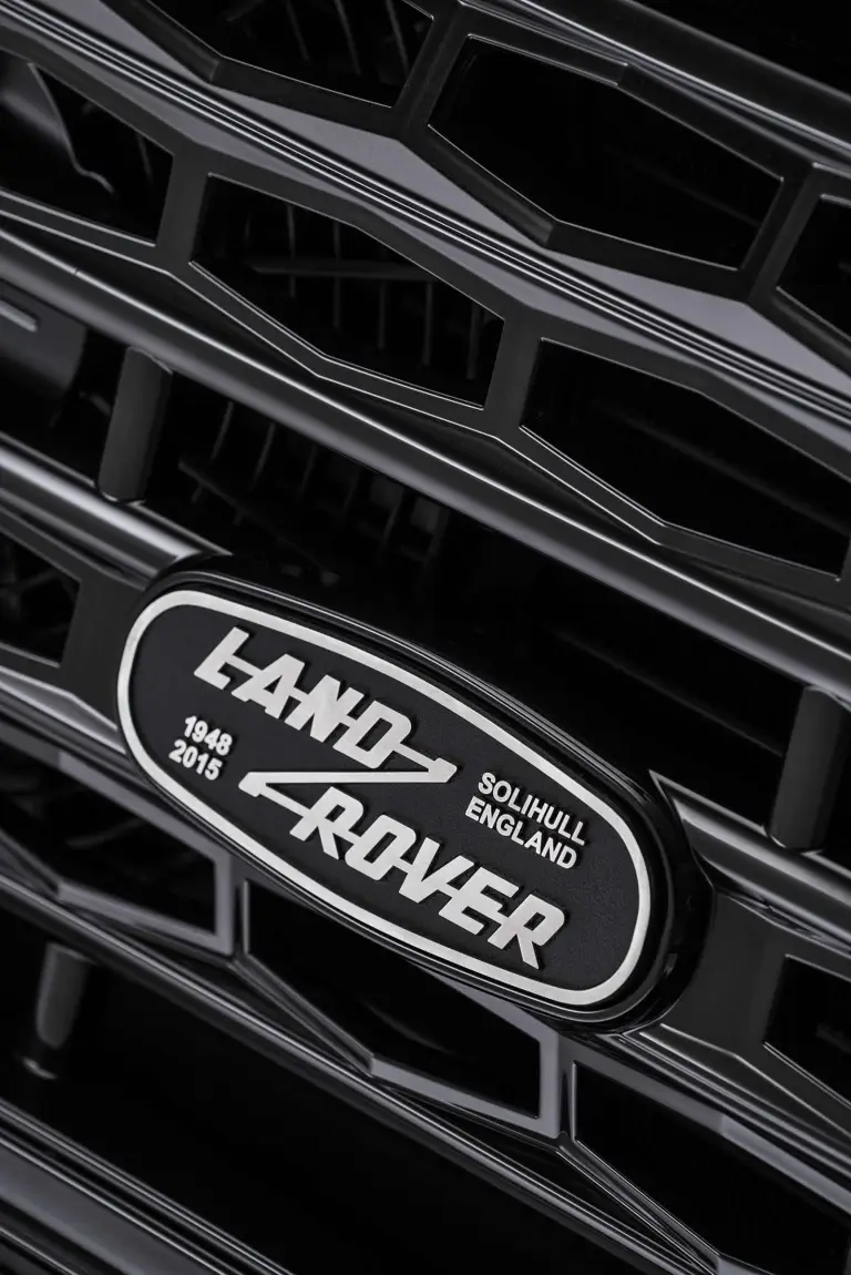 Land Rover Defender 2000000 - 22
