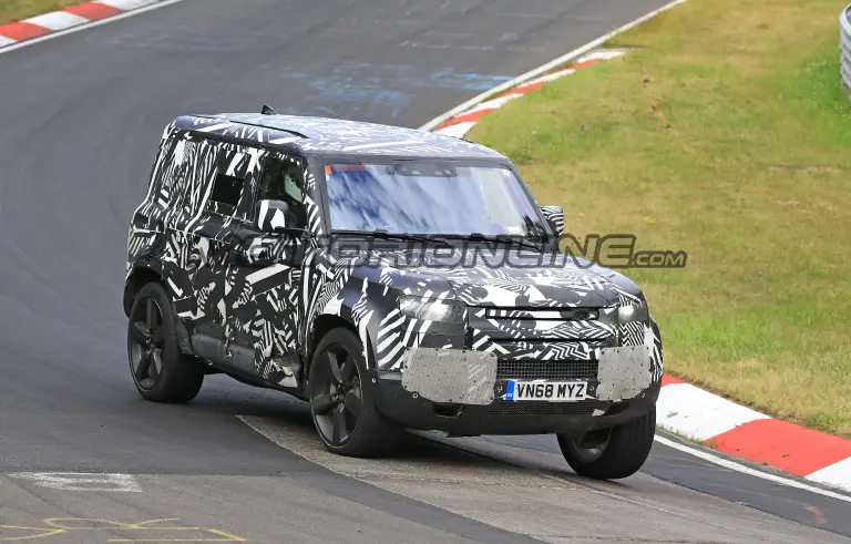 Land Rover Defender 2020 - Foto spia 03-07-2019 - 2