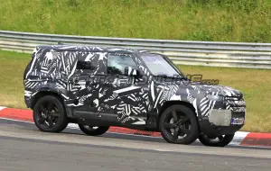 Land Rover Defender 2020 - Foto spia 03-07-2019