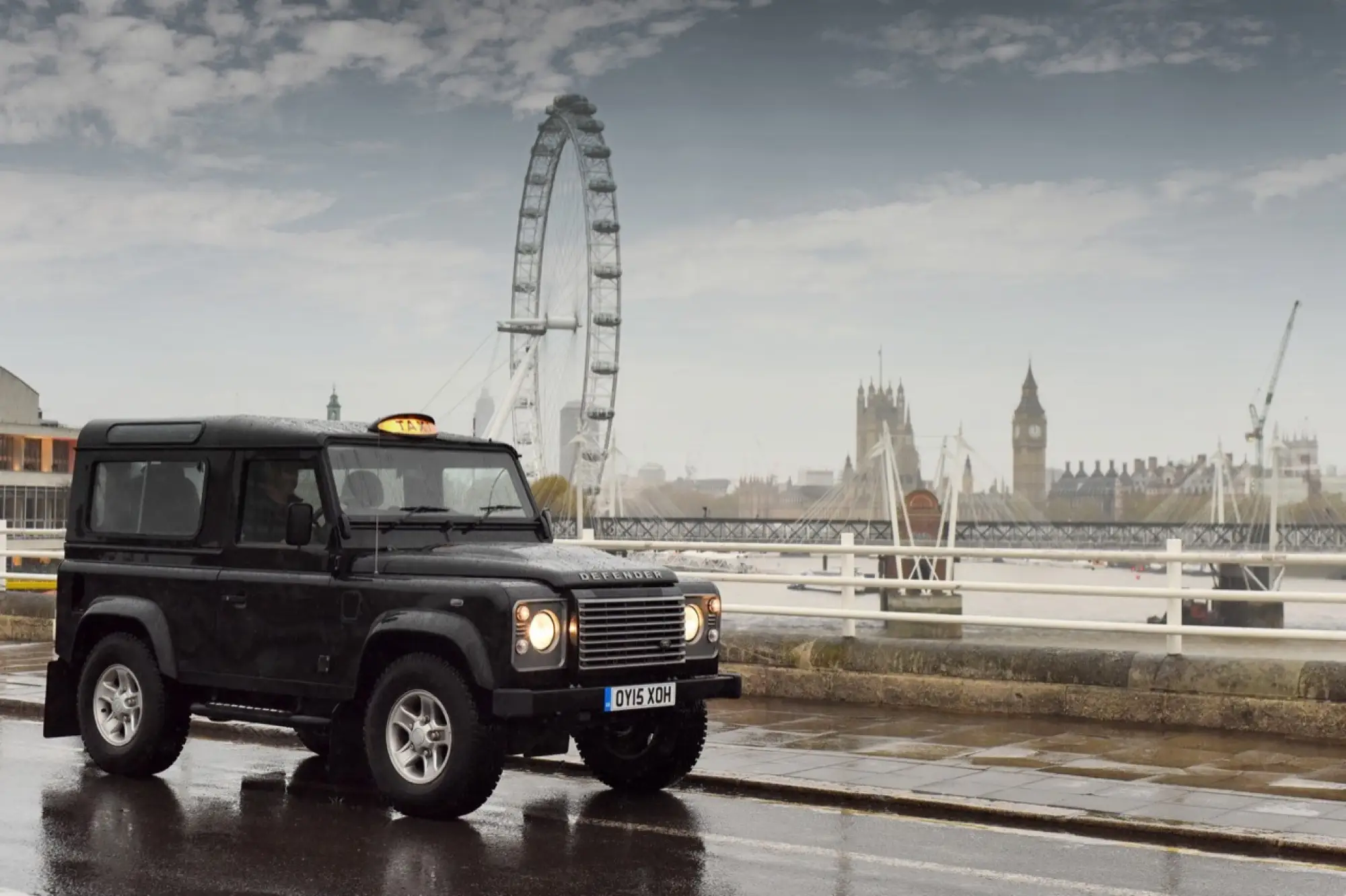 Land Rover Defender a Londra - 5