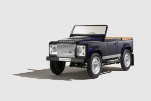 Land Rover Defender concept a pedali