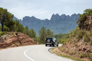 Land Rover Defender D300 X-Dynamic SE - Prova su Strada