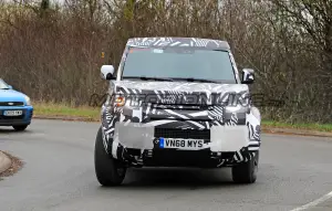 Land Rover Defender - Foto spia 05-12-2018 - 10