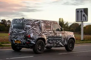 Land Rover Defender foto spia ufficiali 3 ottobre 2018 - 2