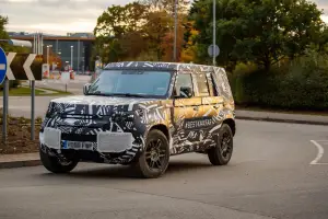 Land Rover Defender foto spia ufficiali 3 ottobre 2018 - 5
