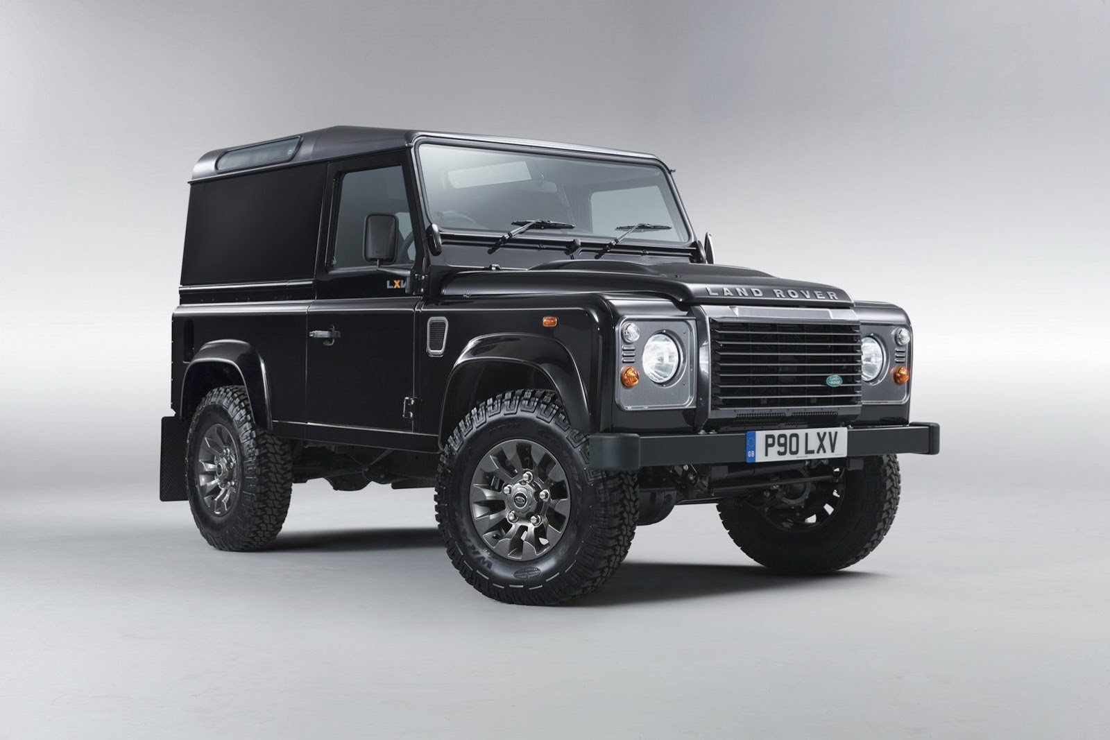 Land Rover Defender LXV