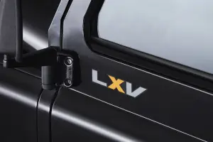 Land Rover Defender LXV