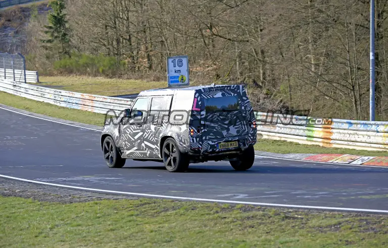 Land Rover Defender MY 2020 - Foto spia 19-03-2019 - 10