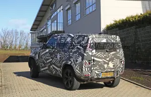 Land Rover Defender MY 2020 - Foto spia 19-03-2019 - 17