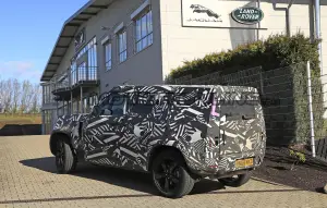 Land Rover Defender MY 2020 - Foto spia 19-03-2019 - 20