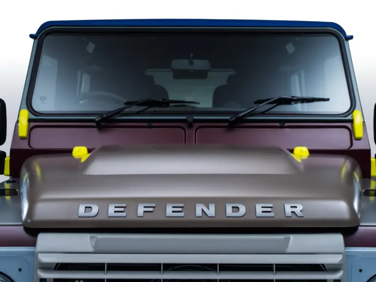 Land Rover Defender Paul Smith - 19