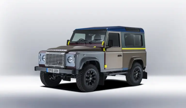 Land Rover Defender Paul Smith - 12