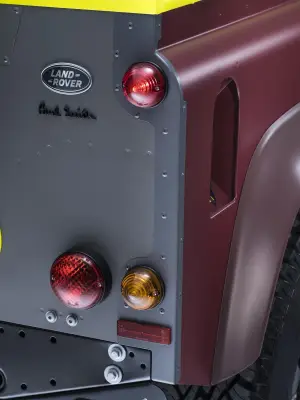 Land Rover Defender Paul Smith - 25