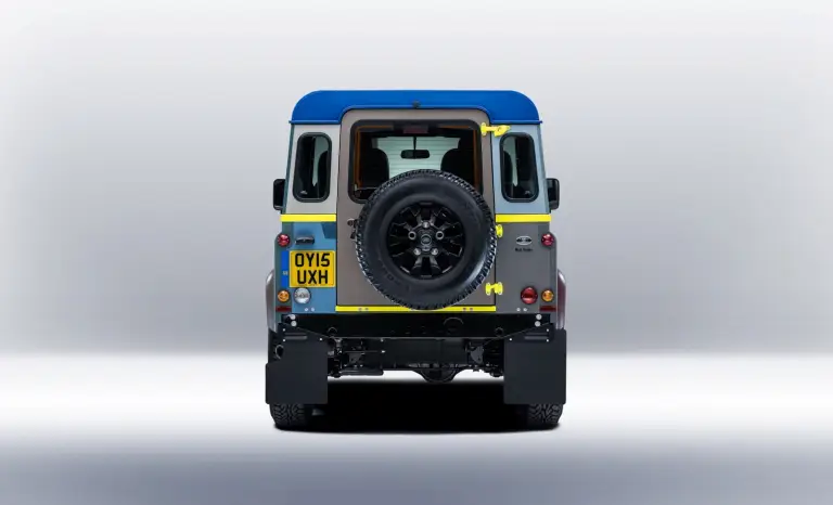 Land Rover Defender Paul Smith - 28