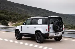 Land Rover Defender PHEV - Prova su Strada 