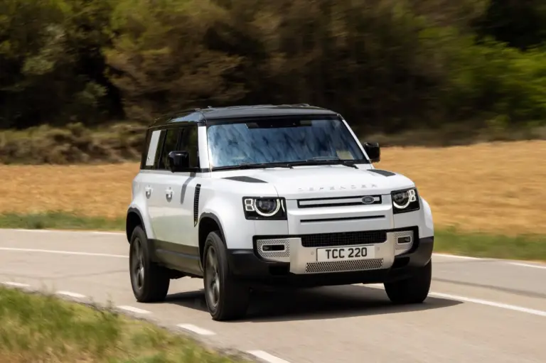 Land Rover Defender PHEV - Prova su Strada  - 9