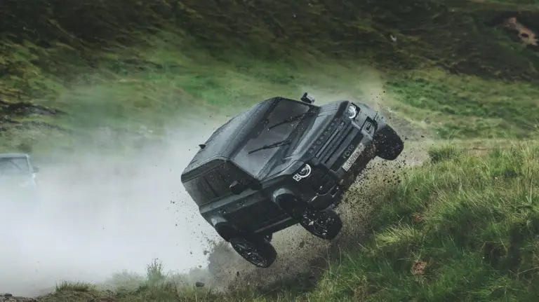 Land Rover Defender - Set film No Time To Die - 1