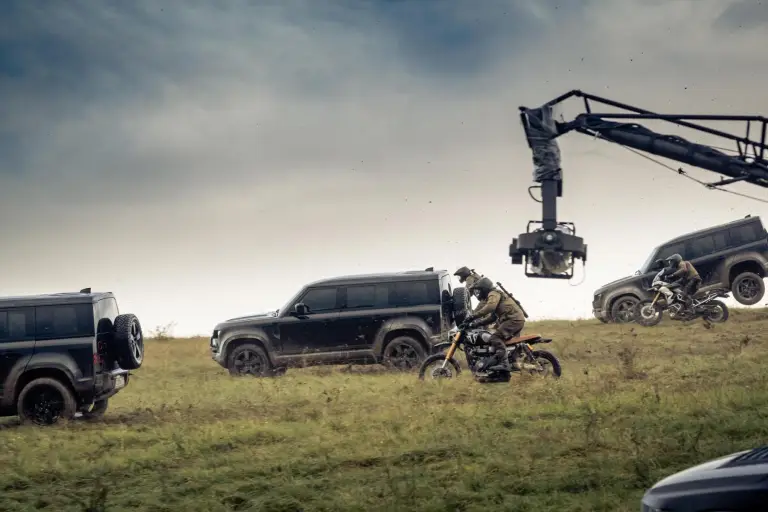 Land Rover Defender - Set film No Time To Die - 5