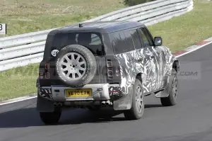 Land Rover Defender SVX 2023 - Foto Spia 19-04-2022 - 12